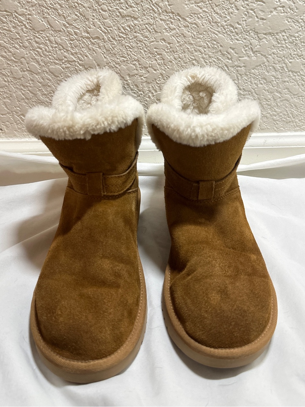 Koolaburra Women's Chestnut Suede Shearling-Lined Winter Boots
